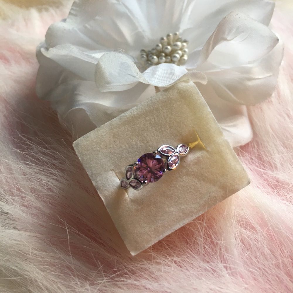 Pink crystal flower 🌺 ring
